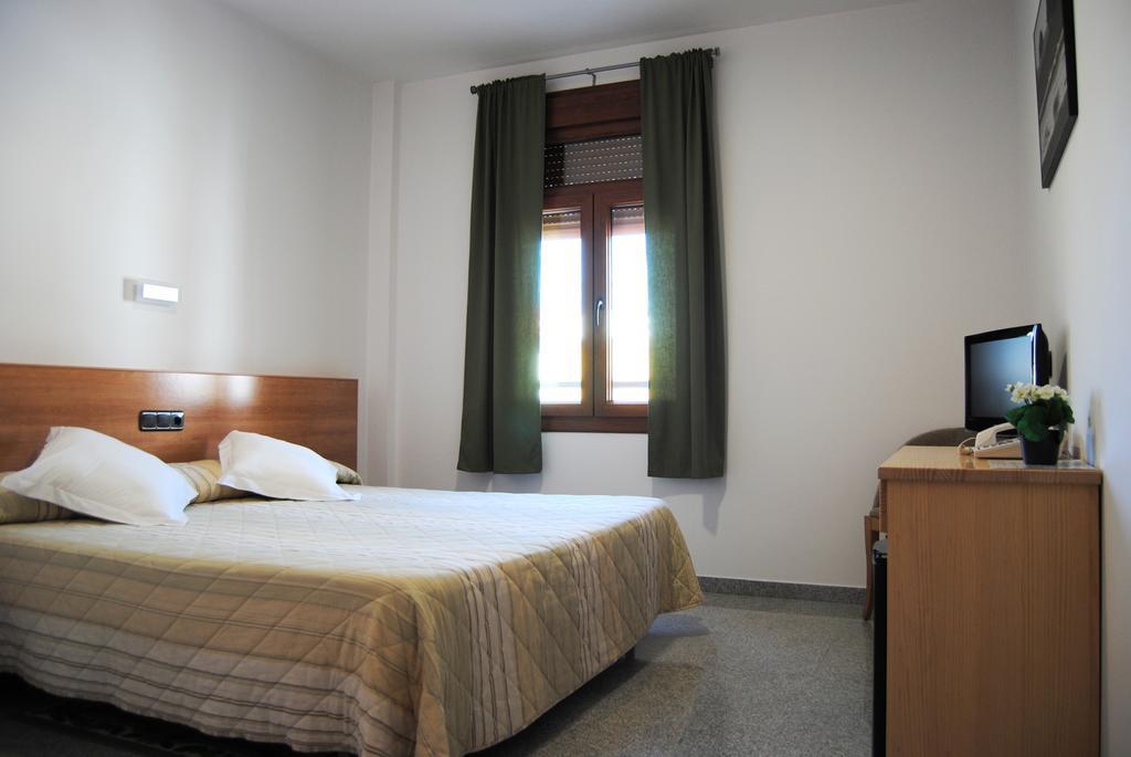 Hotel Albanta La Lantejuela Quarto foto